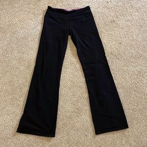 Black lululemon reversible yoga pants, size 4